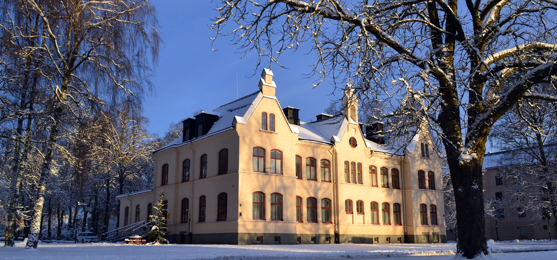 Medicinhistoriska_exterior_vinter_1